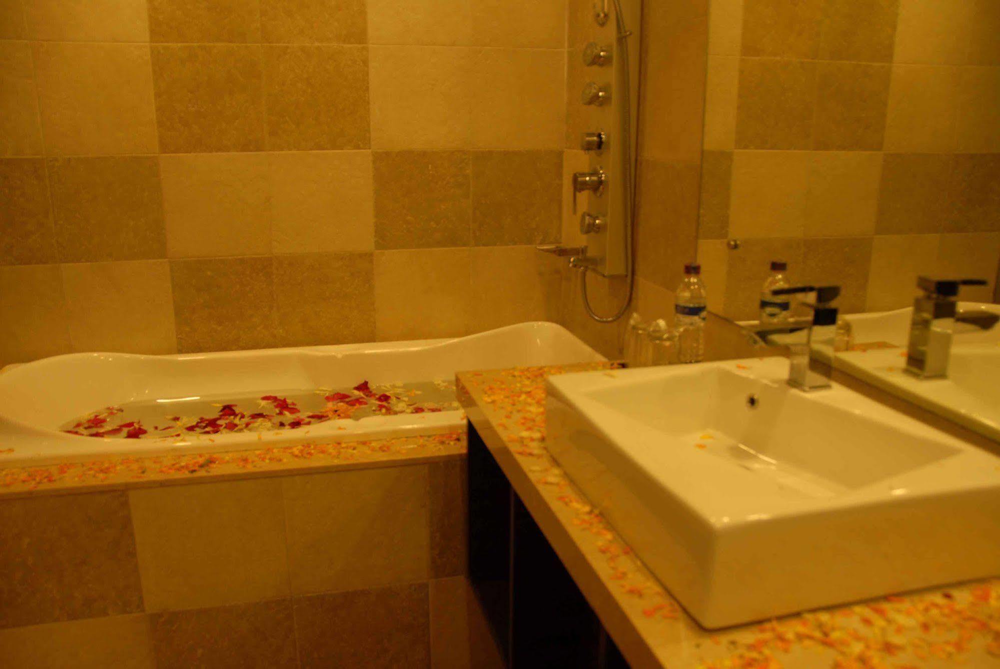 דמאן Silver Sands Beach Resort מראה חיצוני תמונה