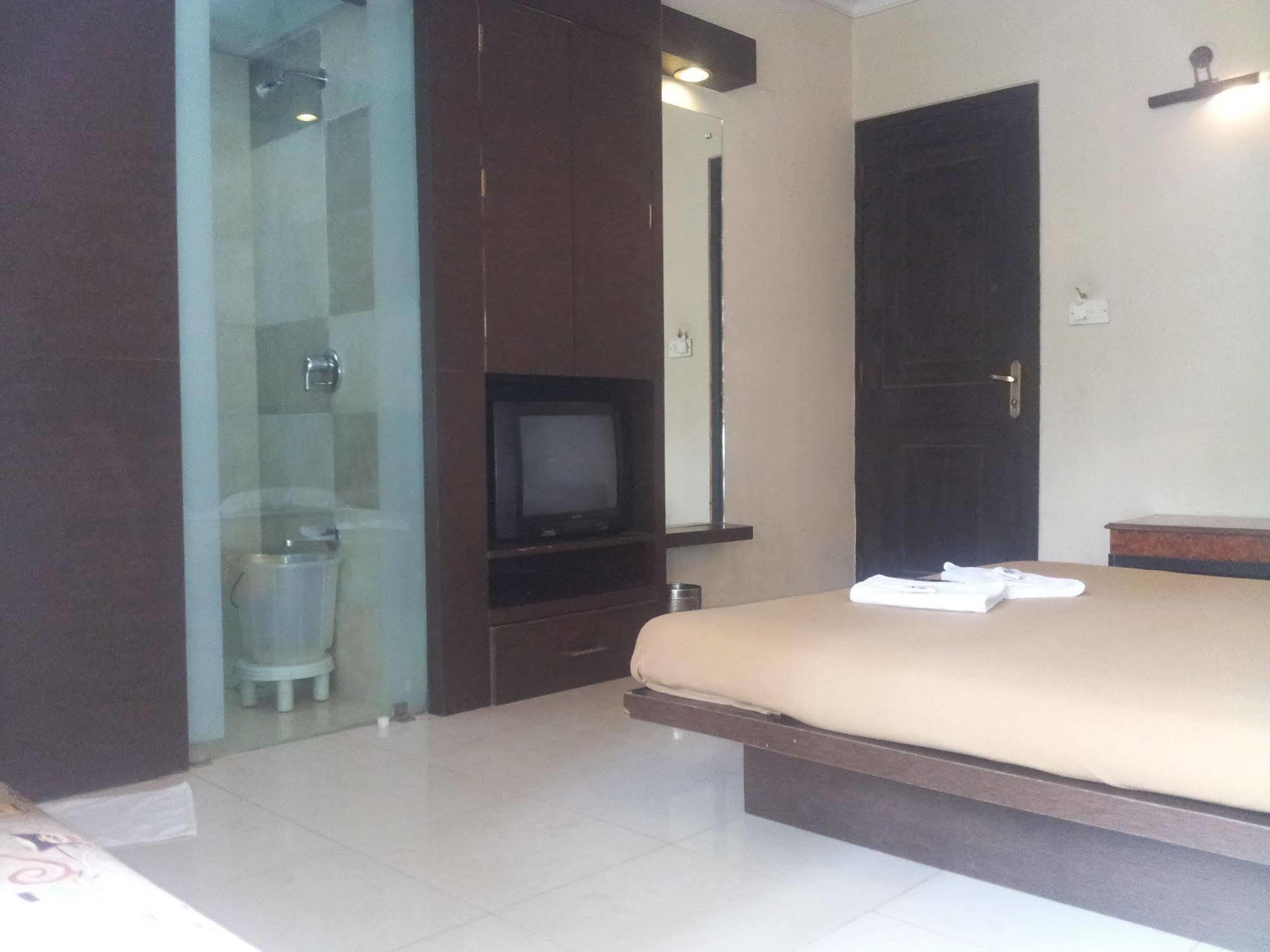 דמאן Silver Sands Beach Resort מראה חיצוני תמונה